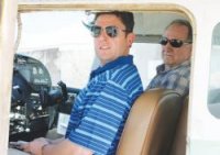 Pleasanton&rsquo;s flying Mayor Clint Powell and Pleasanton Express Oil and Gas Editor Leon Zabava. DAVID WICKERSHAM | PLEASANTON EXPRESS